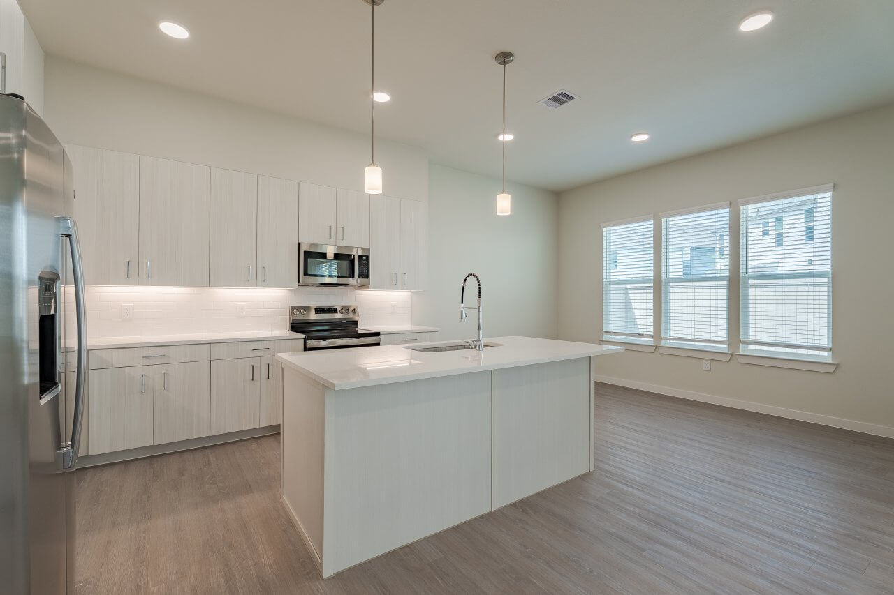 Phoenix 2 Kitchen & Dining
