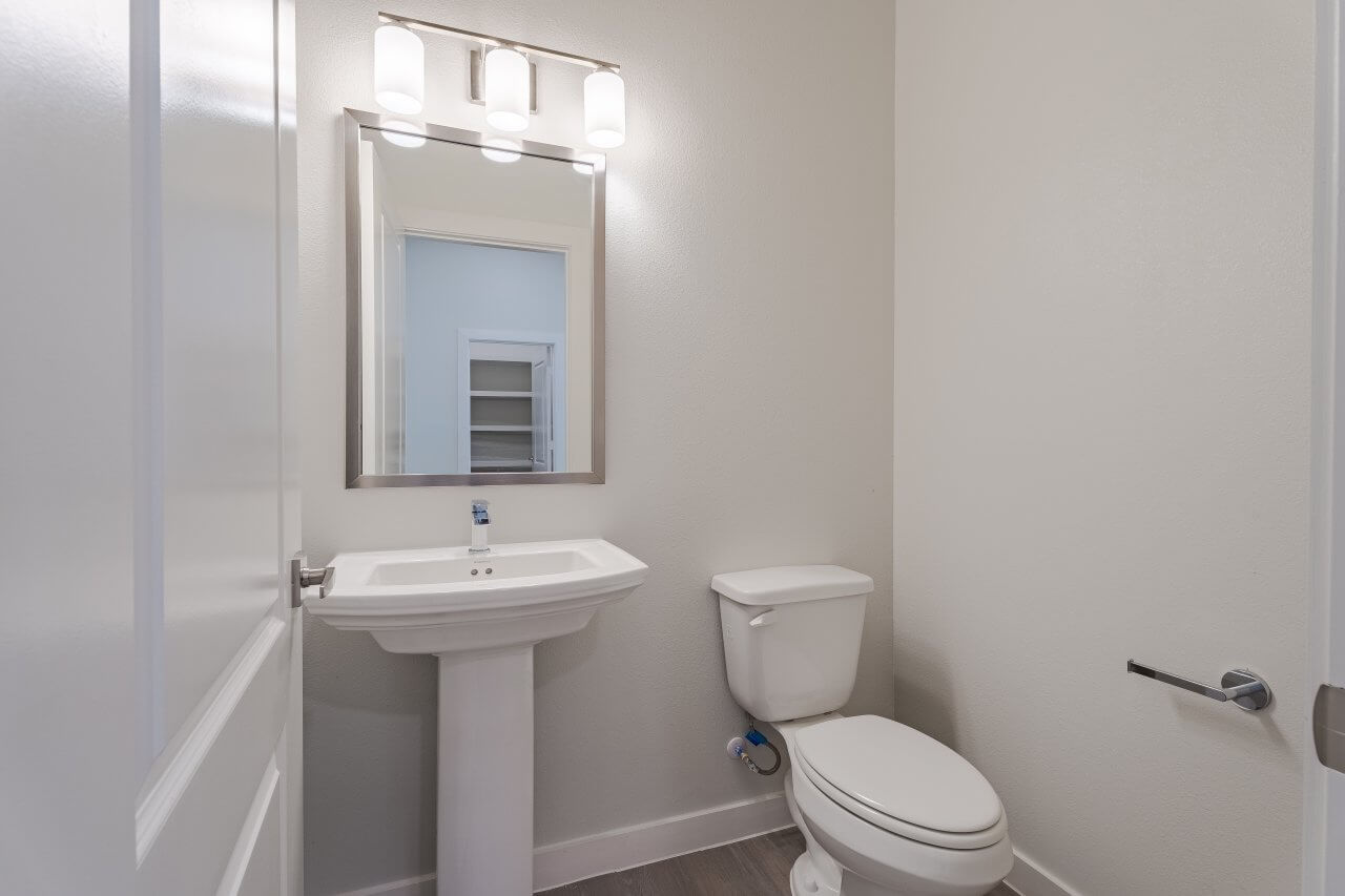 Phoenix 4 Half Bath
