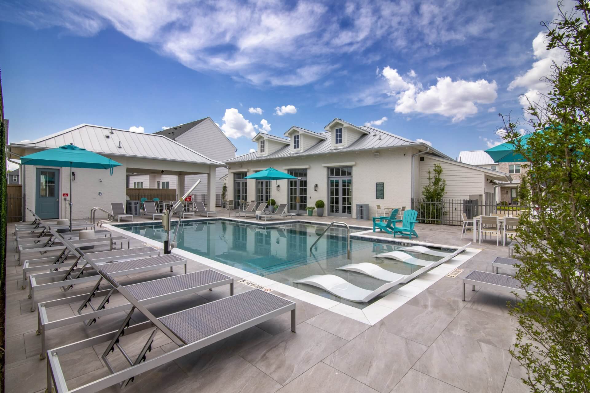 Pool 2 Ember