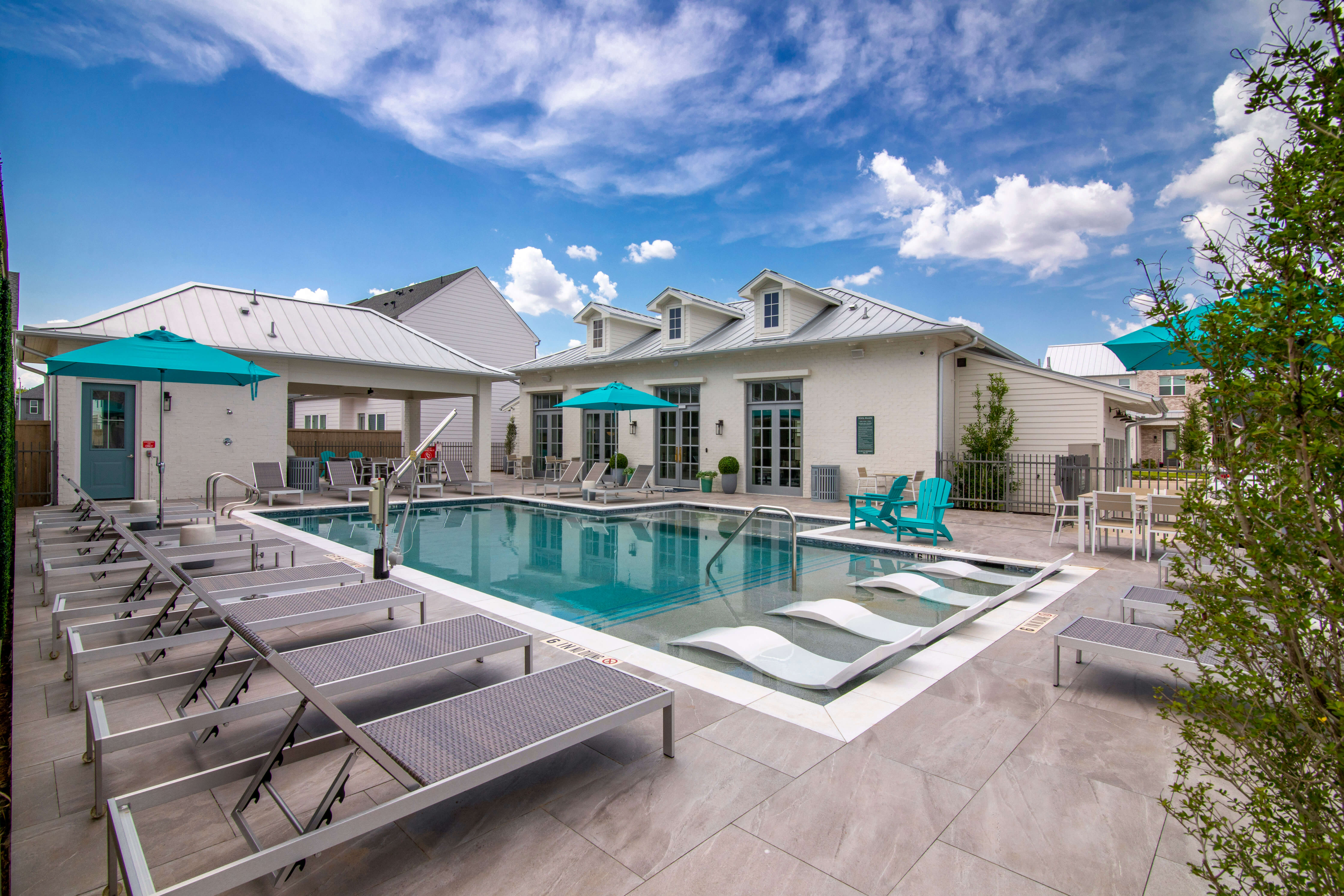 Pool 2 Ember